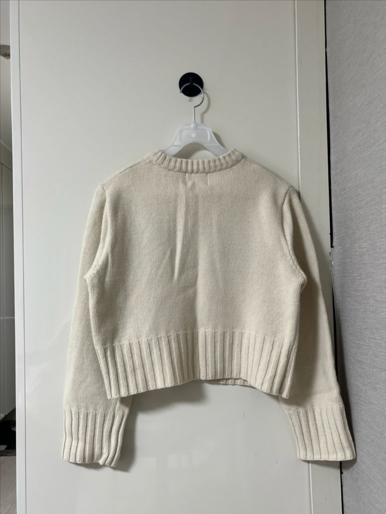 시눈 풀오버 니트 아이보리 시엔느 위아썸 모도 게드 리본빛 더바넷 타낫--3