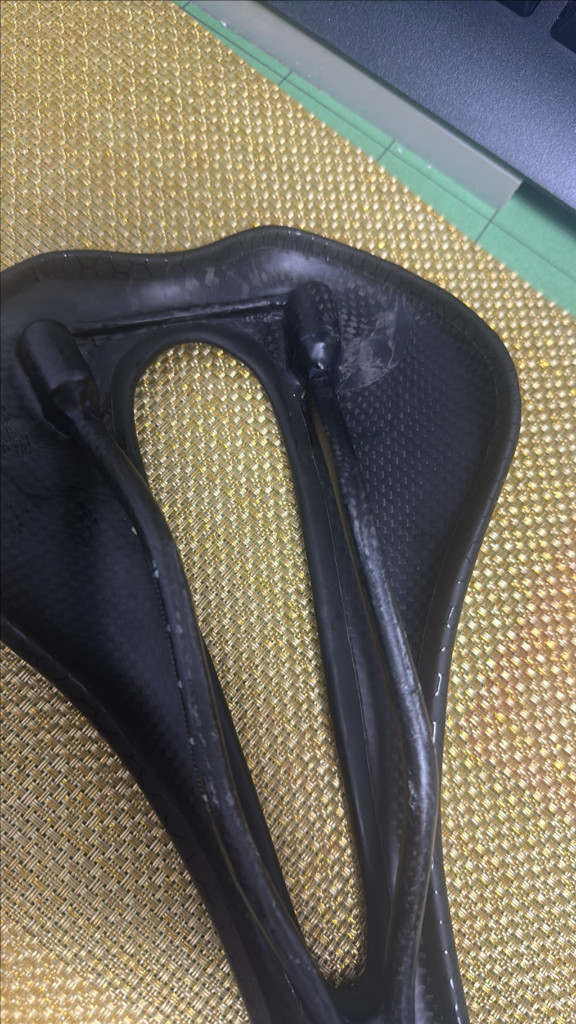 경량카본안장--3