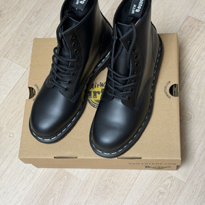 닥터마틴 1460 화이트스티치 새제품 이미지