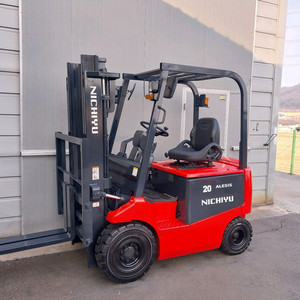 니찌유 전동지게차 2톤 자동발 편개식장착 2019년식 2단4000MM 이미지