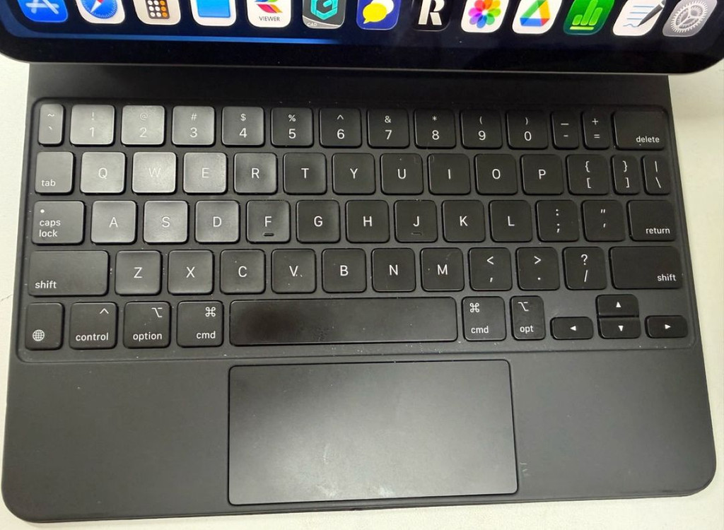 아이패드프로 11인치 M2 4세대 128기가 WIFI + 매직키보드 + 애플펜슬2 이미지