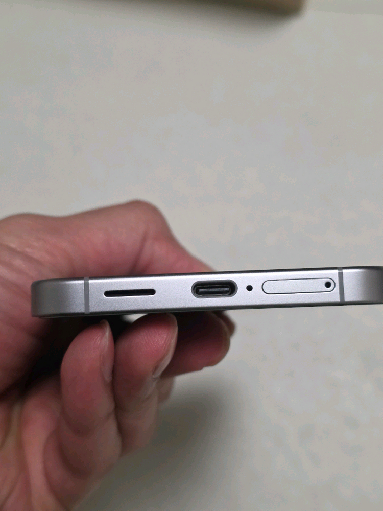 갤럭시 S25플러스 실버 512GB+삼성 정품 케이스팝니다--5