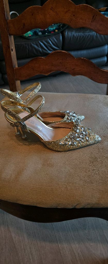 스팽글 스틸레토 힐 웨딩슈즈 이미지