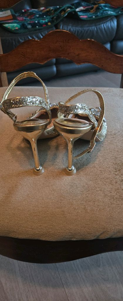 스팽글 스틸레토 힐 웨딩슈즈 이미지