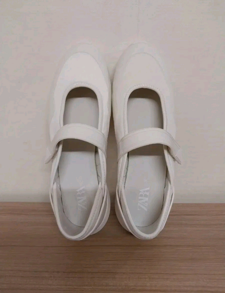 여성 자라 스포츠 발레리나 크림화이트 플랫슈즈 (245) 이미지