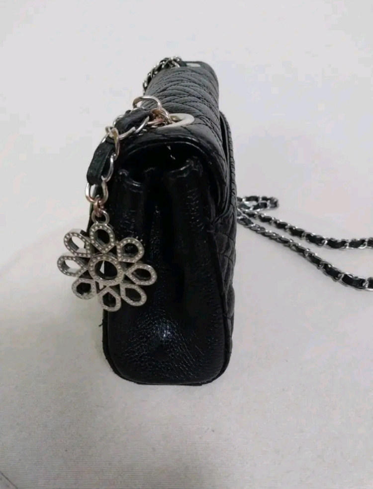 여성 러브캣 꽃장식 뉴퀼팅 미니 체인백 (블랙) 이미지