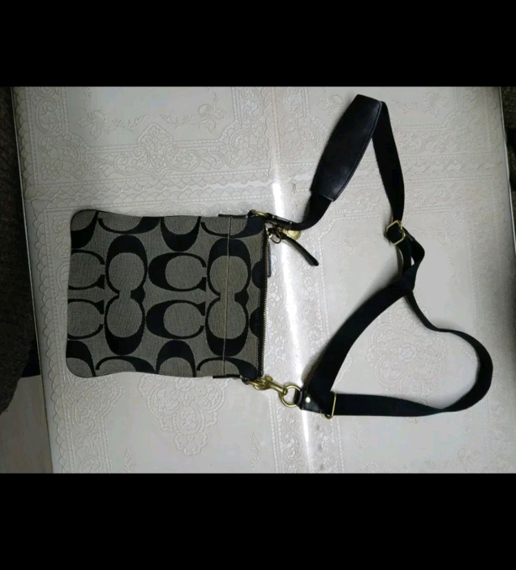 여성 코치 미니 크로스백 이미지