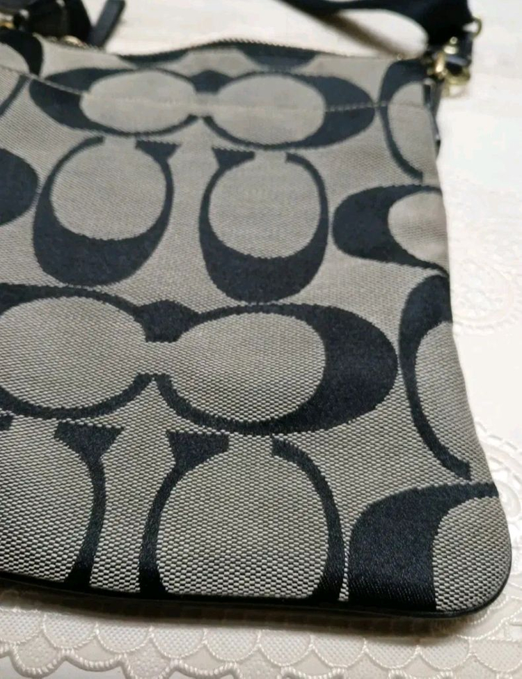 여성 코치 미니 크로스백 이미지