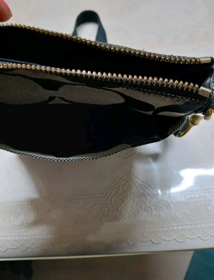 여성 코치 미니 크로스백 이미지