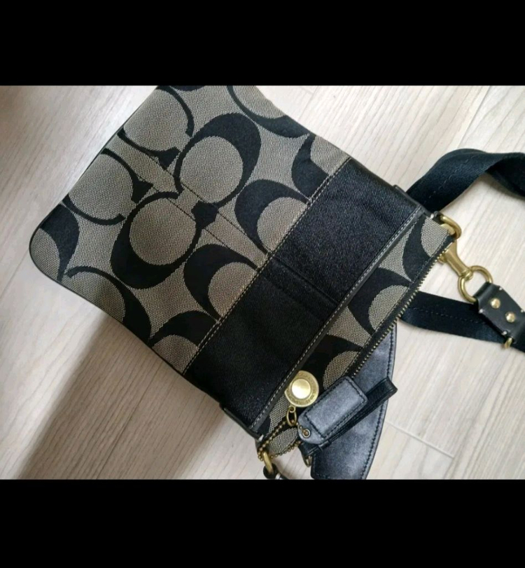 여성 코치 미니 크로스백 이미지