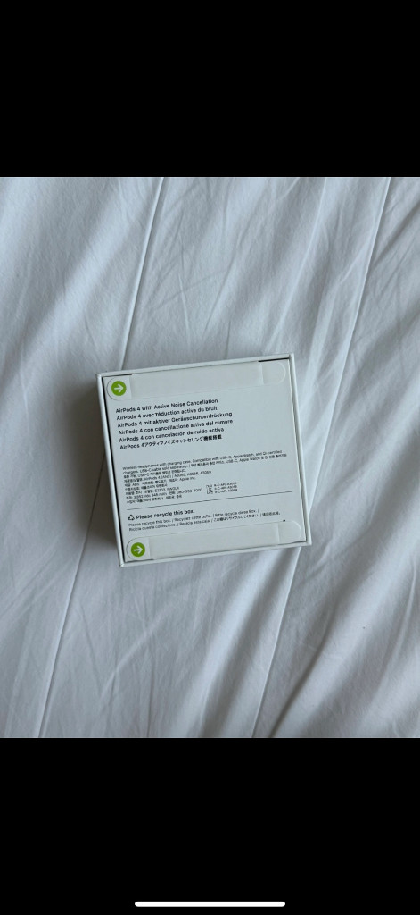 에어팟 4세대 노이즈 캔슬링 미개봉 새상품--1
