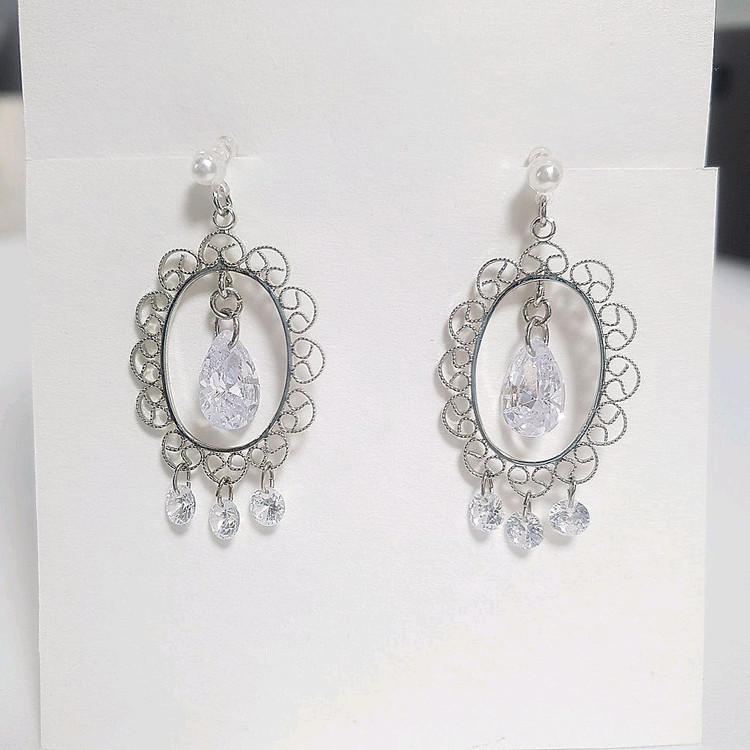 앤틱 크리스탈 드롭 귀찌 (실리콘) 실버 연말룩 파티룩 이미지