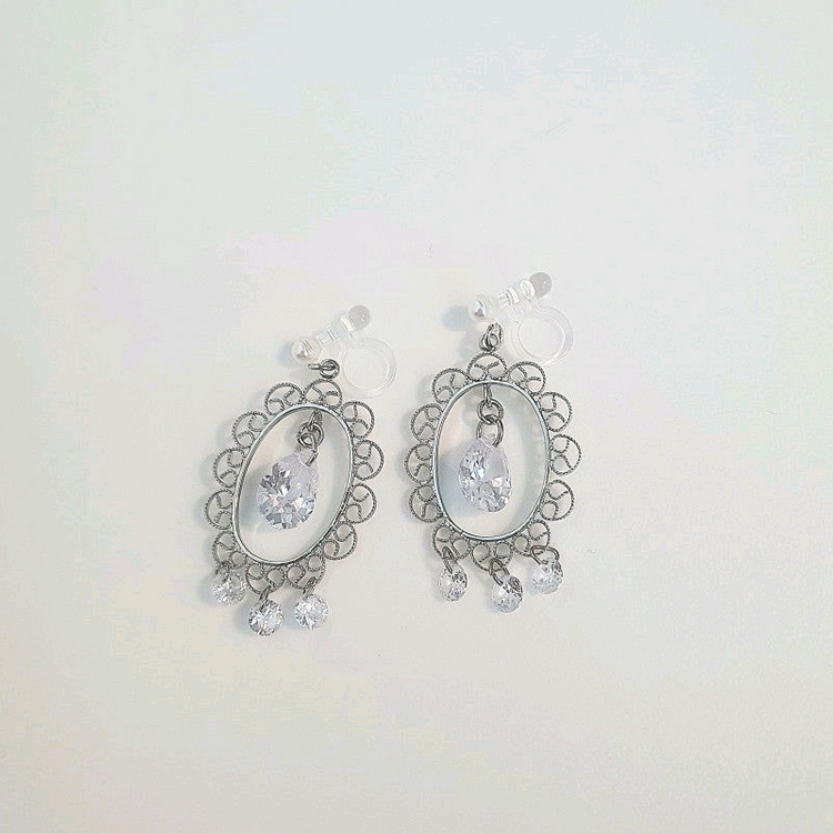 앤틱 크리스탈 드롭 귀찌 (실리콘) 실버 연말룩 파티룩 이미지