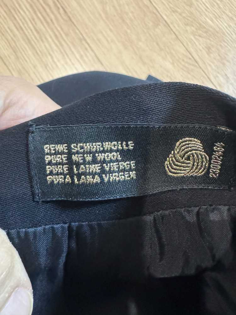 Escada 에스까다 H블랙 롱스커트--2