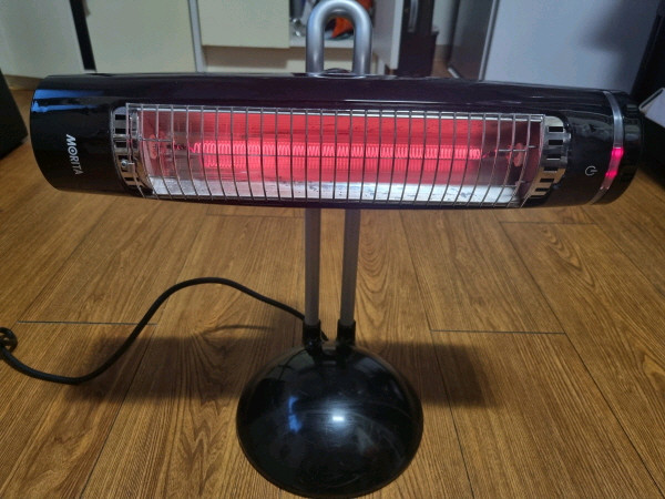모리타 중고 300w 카본 전기히터1개 2.5만원에 팔아요.--1