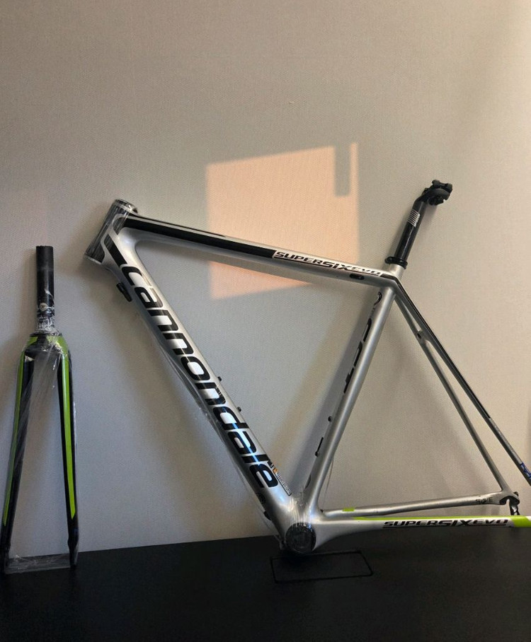 캐논데일 슈퍼식스 에보 하이모드 팀 프레임 이미지