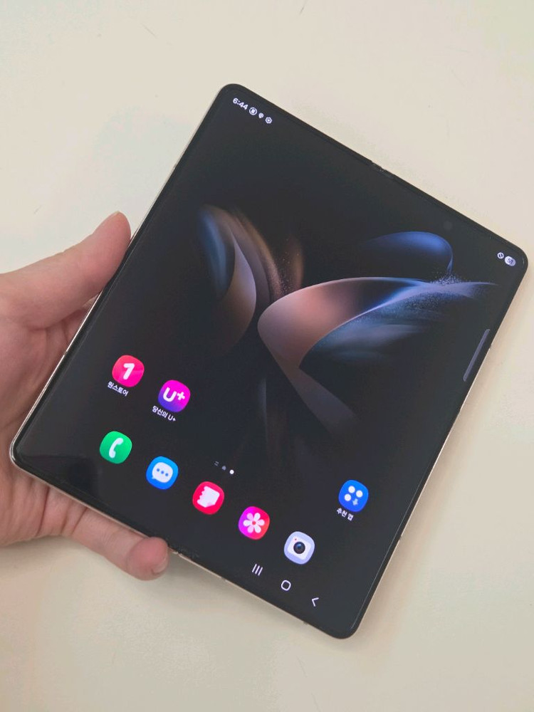 갤럭시 Z폴드4 512G 특S급 서울z폴드4 인천z폴드4 강원z폴드4 파주z폴드4 대구z폴드4 창원z폴드4 중고폰 이미지