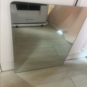 유리 벽걸이 거울