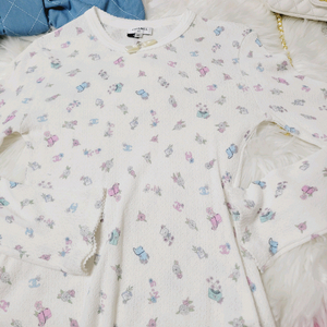 샤넬 리본티셔츠