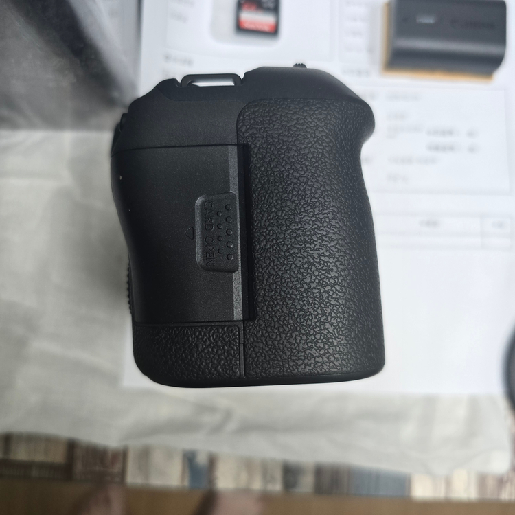 캐논 정품 R6 Mark II BODY 미러리스 풀프레임 카메라(풀박 + 추가 구성품)--7