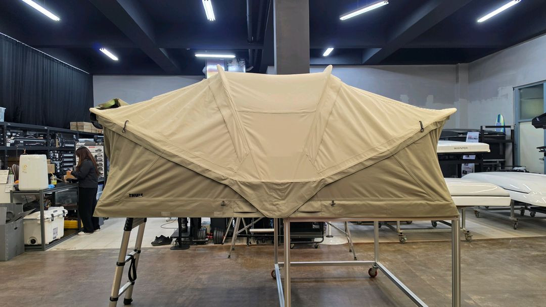 툴레 루프탑텐트 어프로치 M 사이즈 팝니다 이미지