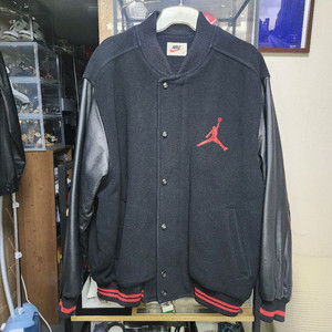 조던 바시티 자켓입니다.올드모델 100사이즈 이미지