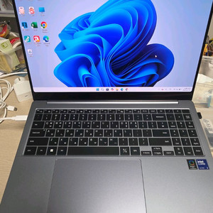 삼성 갤럭시북4 프로 16인치 노트북/12시간/필름,키스킨/새제품