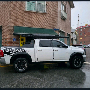 닷지램 5.7 헤미 2010 이미지