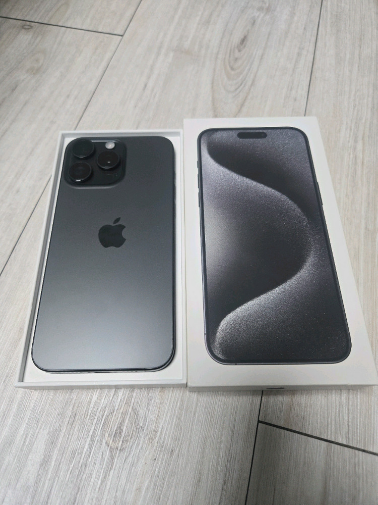 새상품)아이폰15프로맥스 512G 블랙티타늄 리퍼 새상품.--1