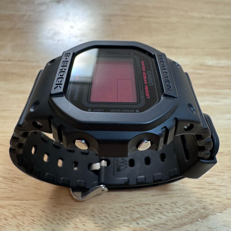 지샥 [DW-5600BBR] 블랙 & 레드 (미사용품) 이미지