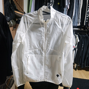 데상트 여성 바람막이쟈켓