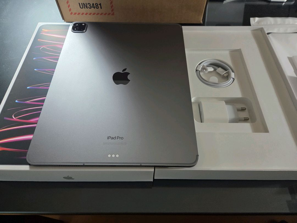 아이패드 프로 12.9 M2 6세대 셀룰러 256 풀셋 이미지