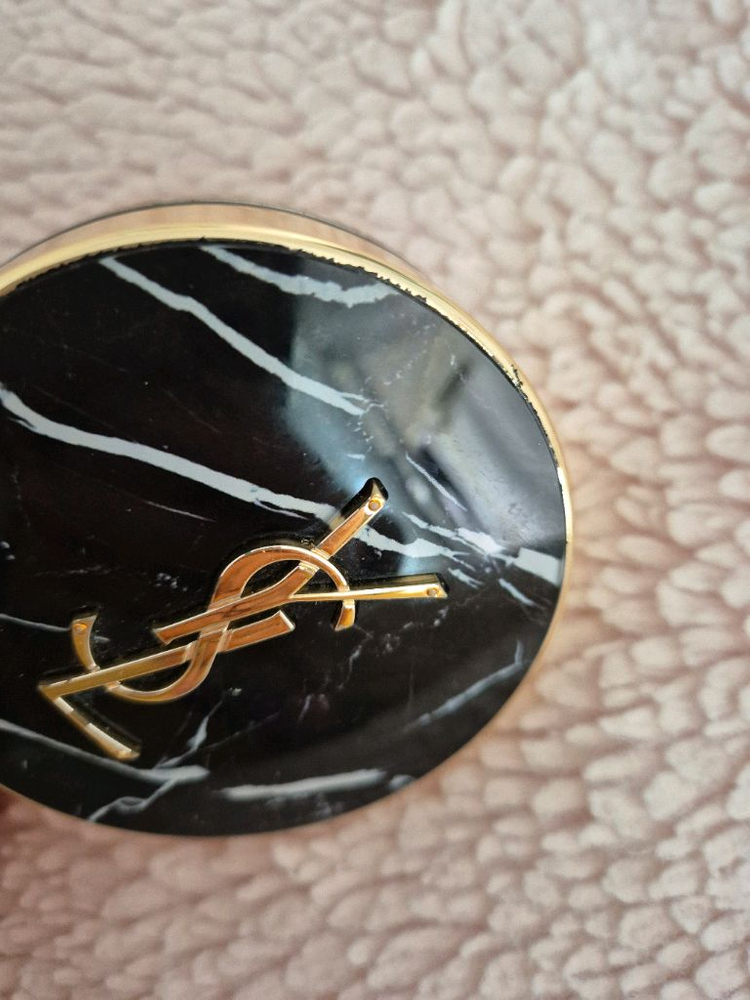 입생로랑 쿠션케이스 이미지