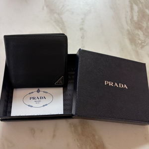 프라다 사피아노 남성 반지갑 이미지
