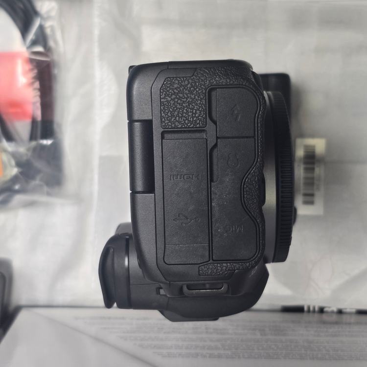 캐논 EOS R5 미러리스 8K RF 바디(풀박+추가구성)--7