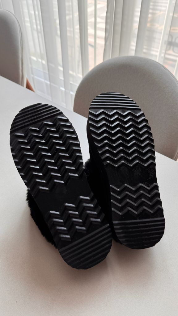 누스 리얼레더 어그 슬리퍼 팝니다 거의 새거 이미지