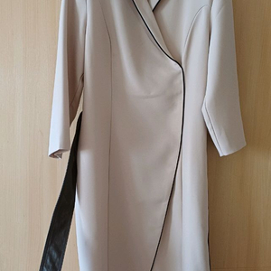 베이지 원피스 2만원에 판매합니다 이미지