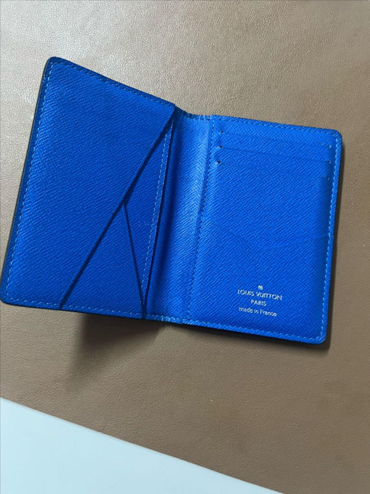 루이비통 타이가 투톤 오거나이저 이미지