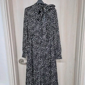 모조에스핀 리본타이 금사원피스