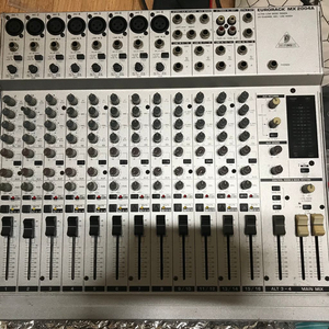 베링거 MX2004A 믹싱콘솔 이미지