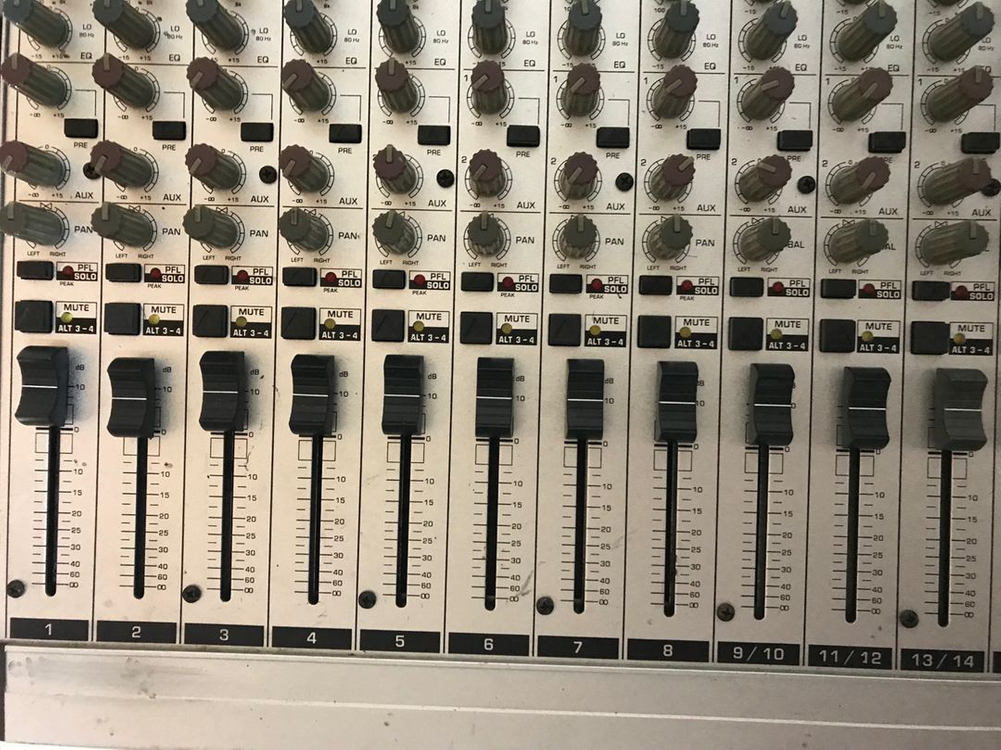 베링거 MX2004A 믹싱콘솔 이미지