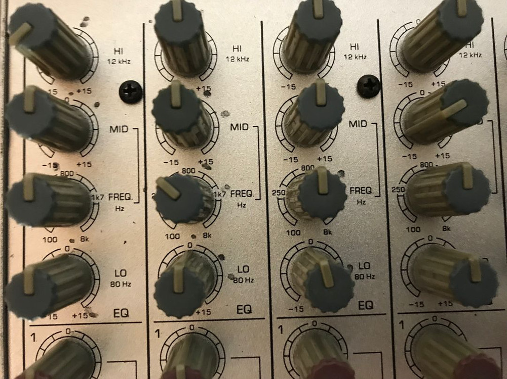 베링거 MX2004A 믹싱콘솔 이미지