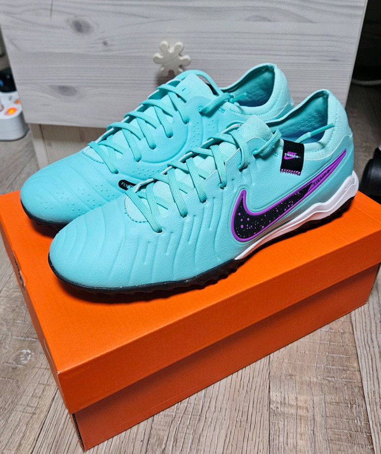 (새상품) 나이키 티엠포 레전드 10 프로 TF 풋살화--1