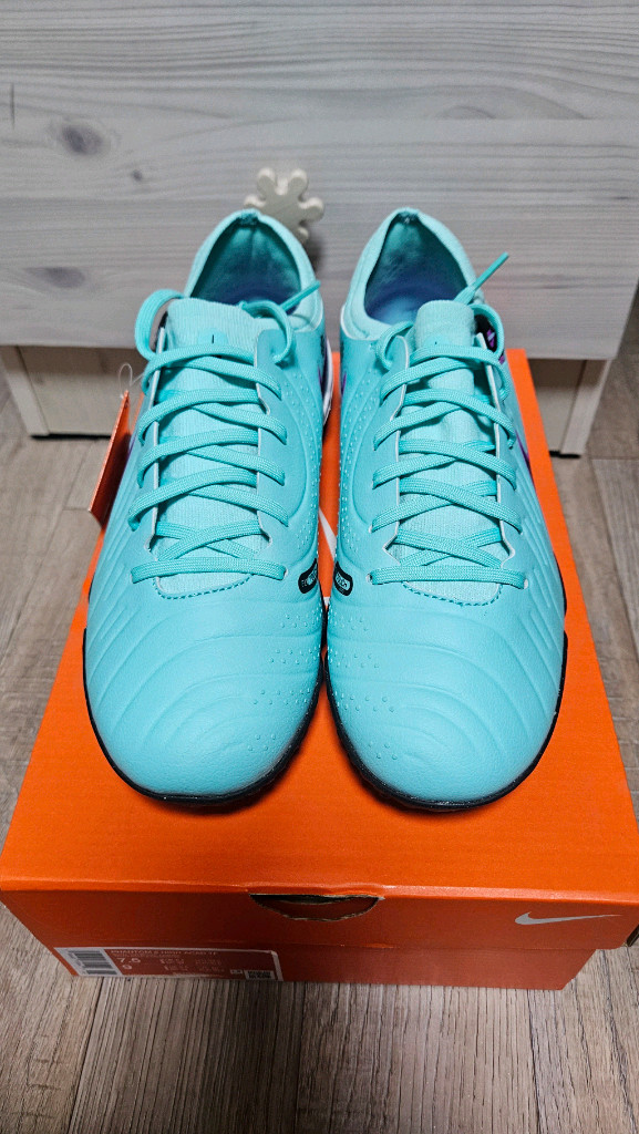 (새상품) 나이키 티엠포 레전드 10 프로 TF 풋살화--3