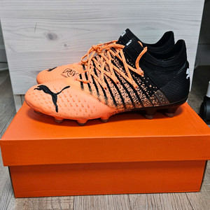 푸마 퓨처Z 1.3 HG/AG 축구화