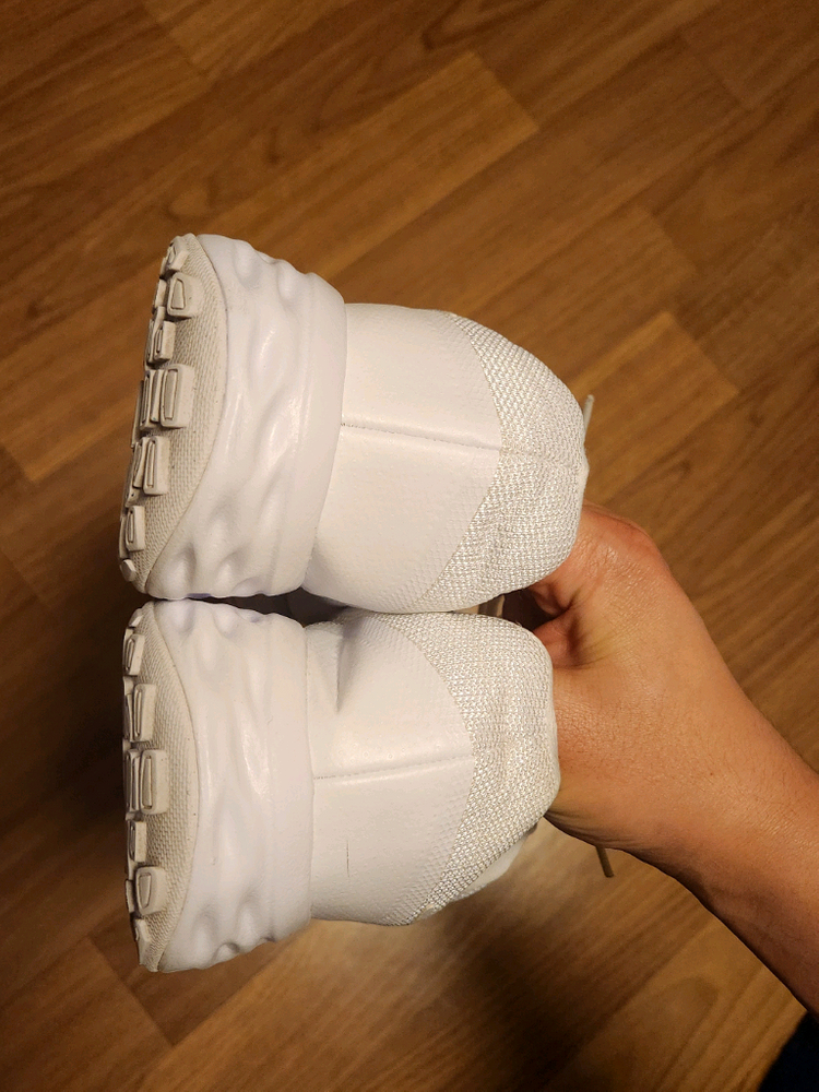 나이키 레볼루션 화이트--2