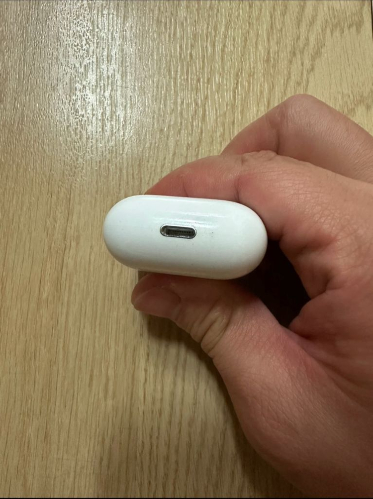 애플 에어팟 2세대 무선 이미지