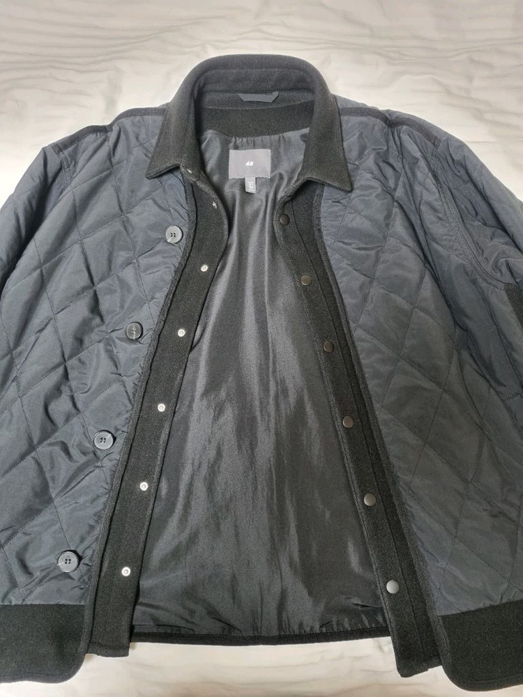 H&M 블랙 남성 퀼팅 오버핏 패딩 자켓 M사이즈 국내 105사이즈 판매합니다~! 이미지