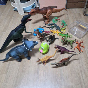 공룡 장난감 도마뱀 등등 이미지