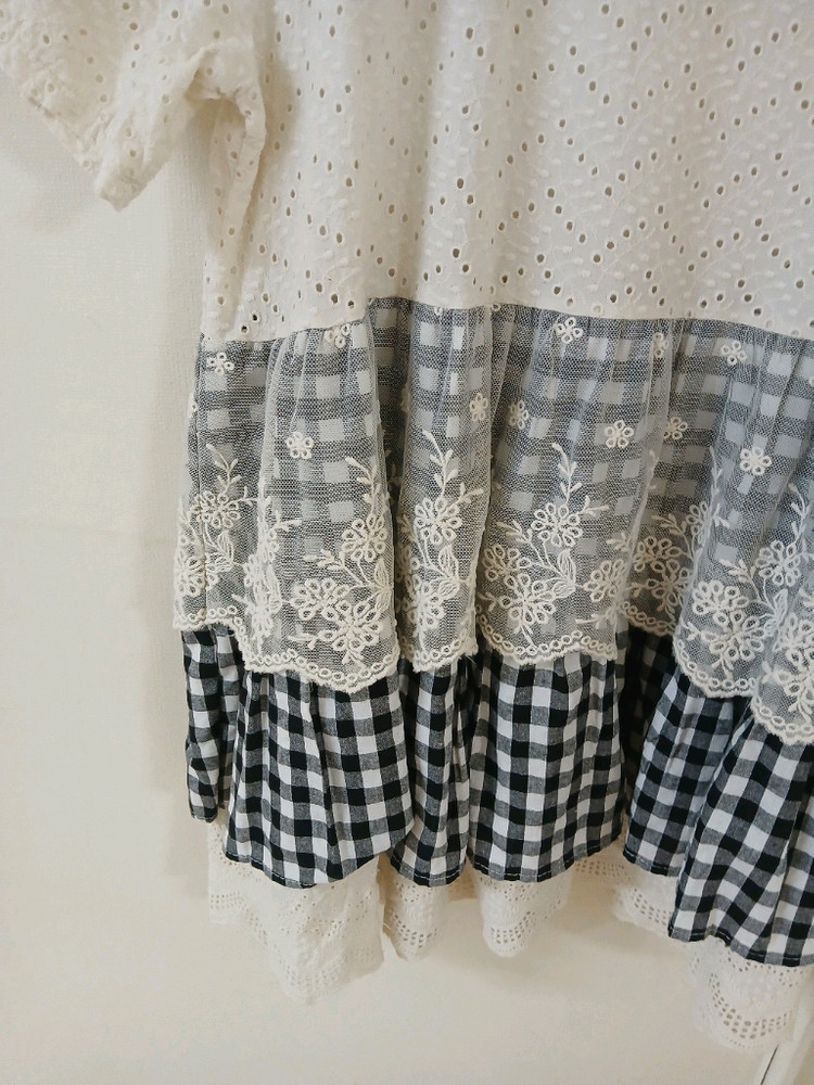 새제품 레이스 펀칭 체크 블라우스 임부복 가능 가슴단면 52정도--1